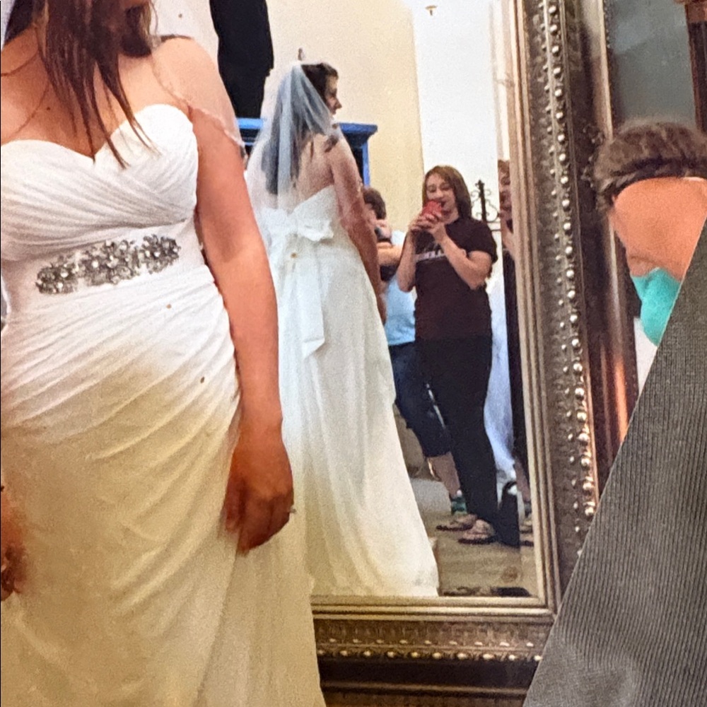 VENUS Long White Chiffon wedding dress with Sweetheart touched bodice